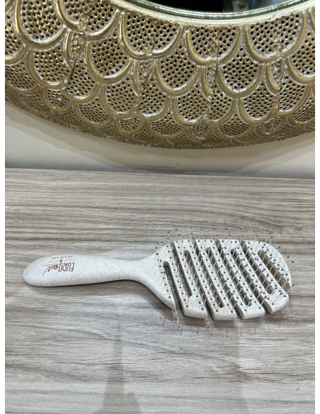 Escova Eurostil ovalada flexível biodegradável