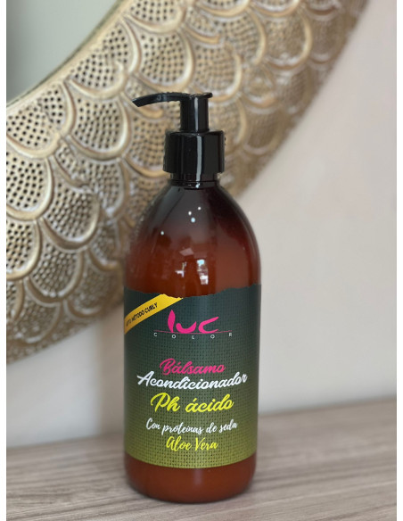 Bálsamo condicionador LUC COLOR pH ácido com proteínas de seda e aloe vera 500ml