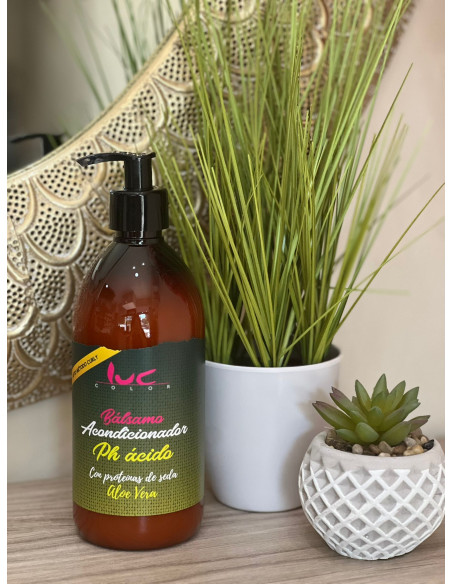 Bálsamo condicionador LUC COLOR pH ácido com proteínas de seda e aloe vera 500ml